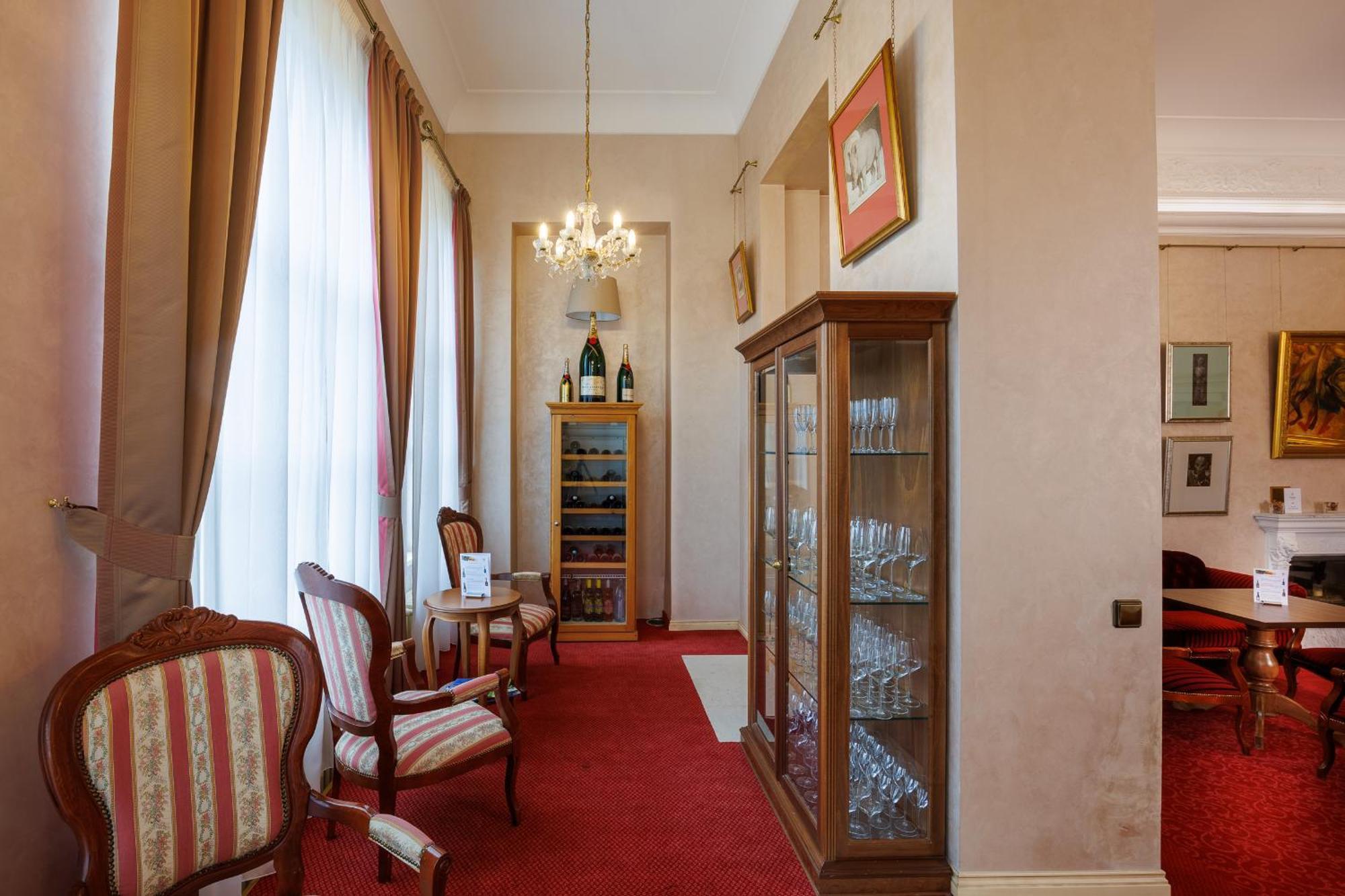Hotel Chateau Cihelny Karlovy Vary Extérieur photo