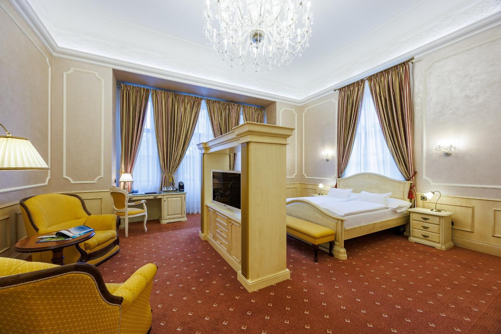 Hotel Chateau Cihelny Karlovy Vary Extérieur photo