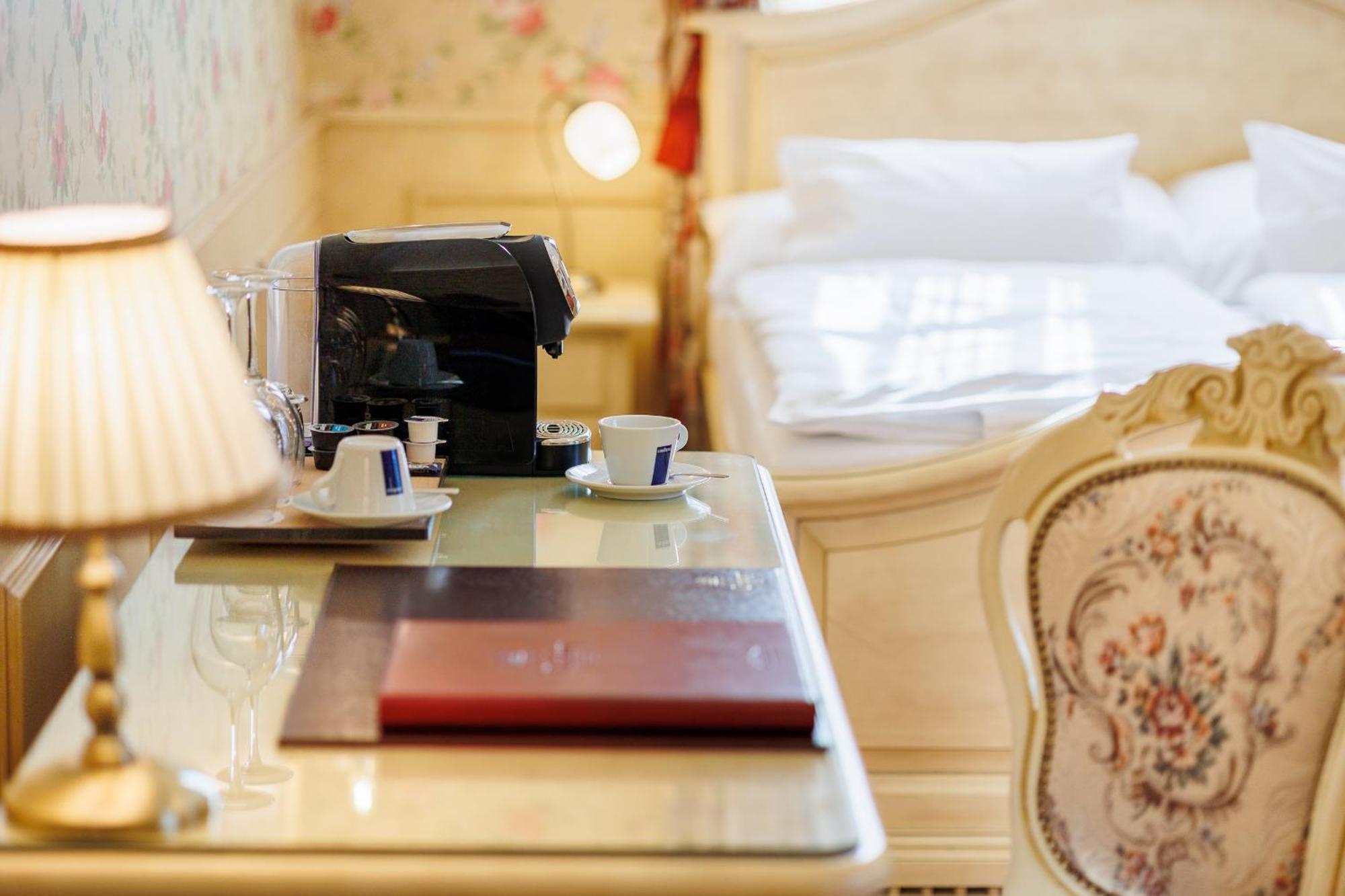 Hotel Chateau Cihelny Karlovy Vary Extérieur photo