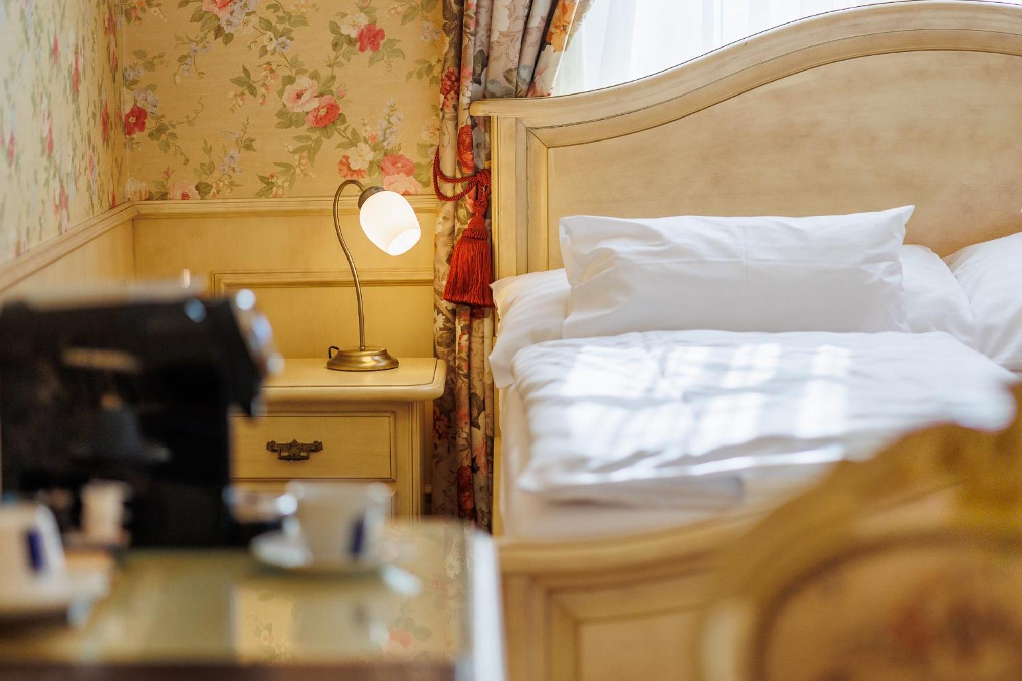 Hotel Chateau Cihelny Karlovy Vary Extérieur photo