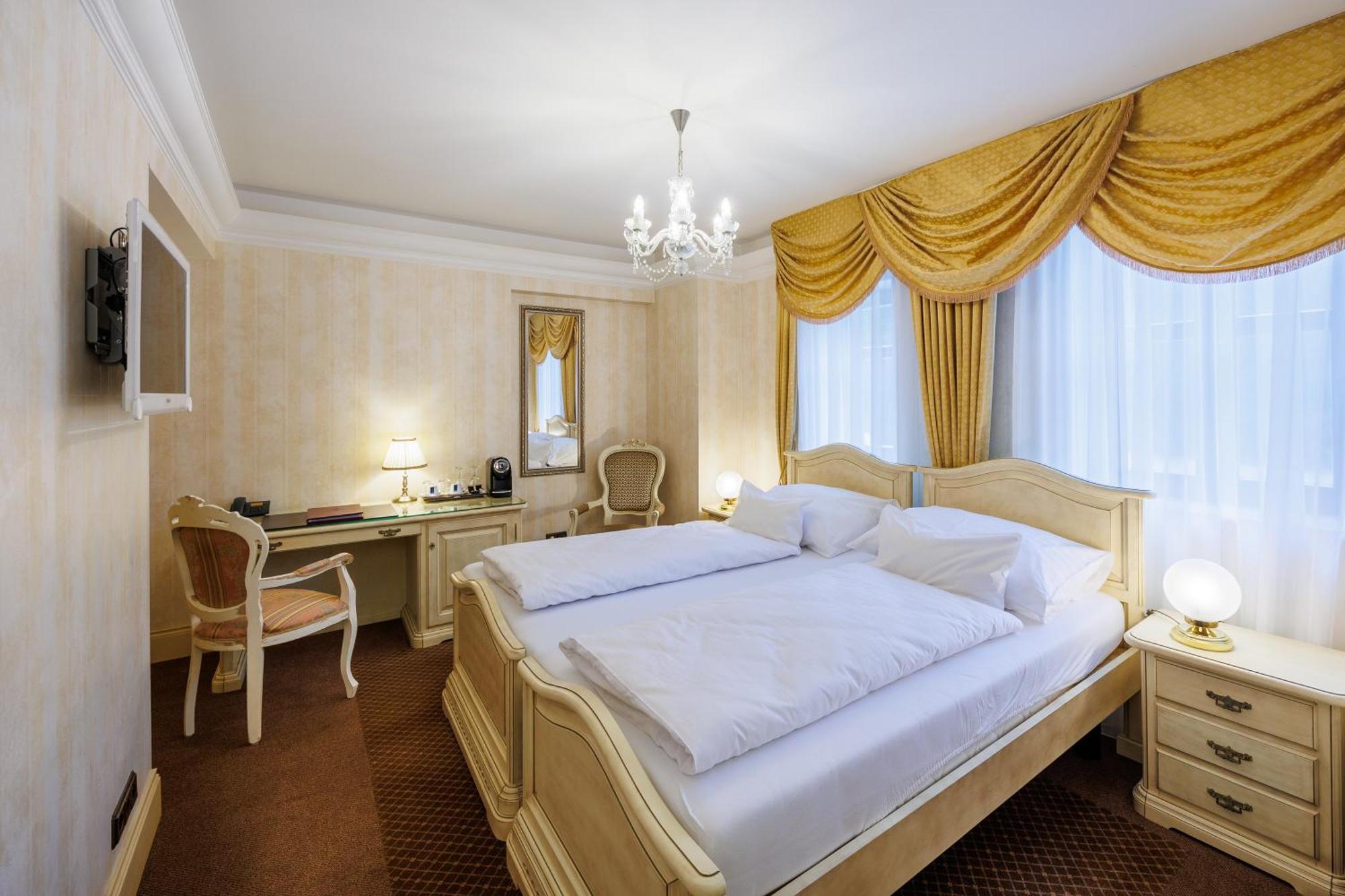 Hotel Chateau Cihelny Karlovy Vary Extérieur photo