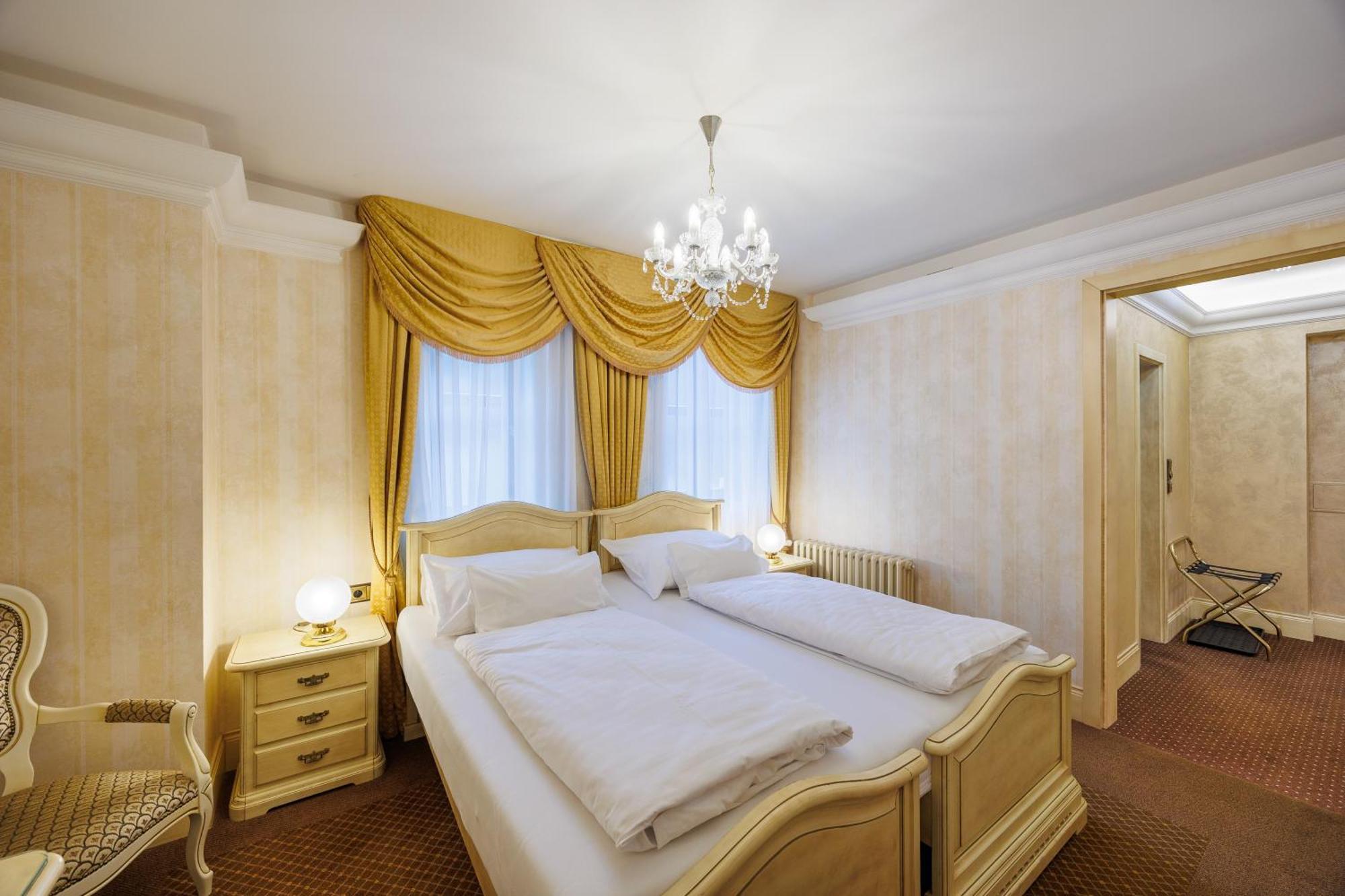 Hotel Chateau Cihelny Karlovy Vary Extérieur photo