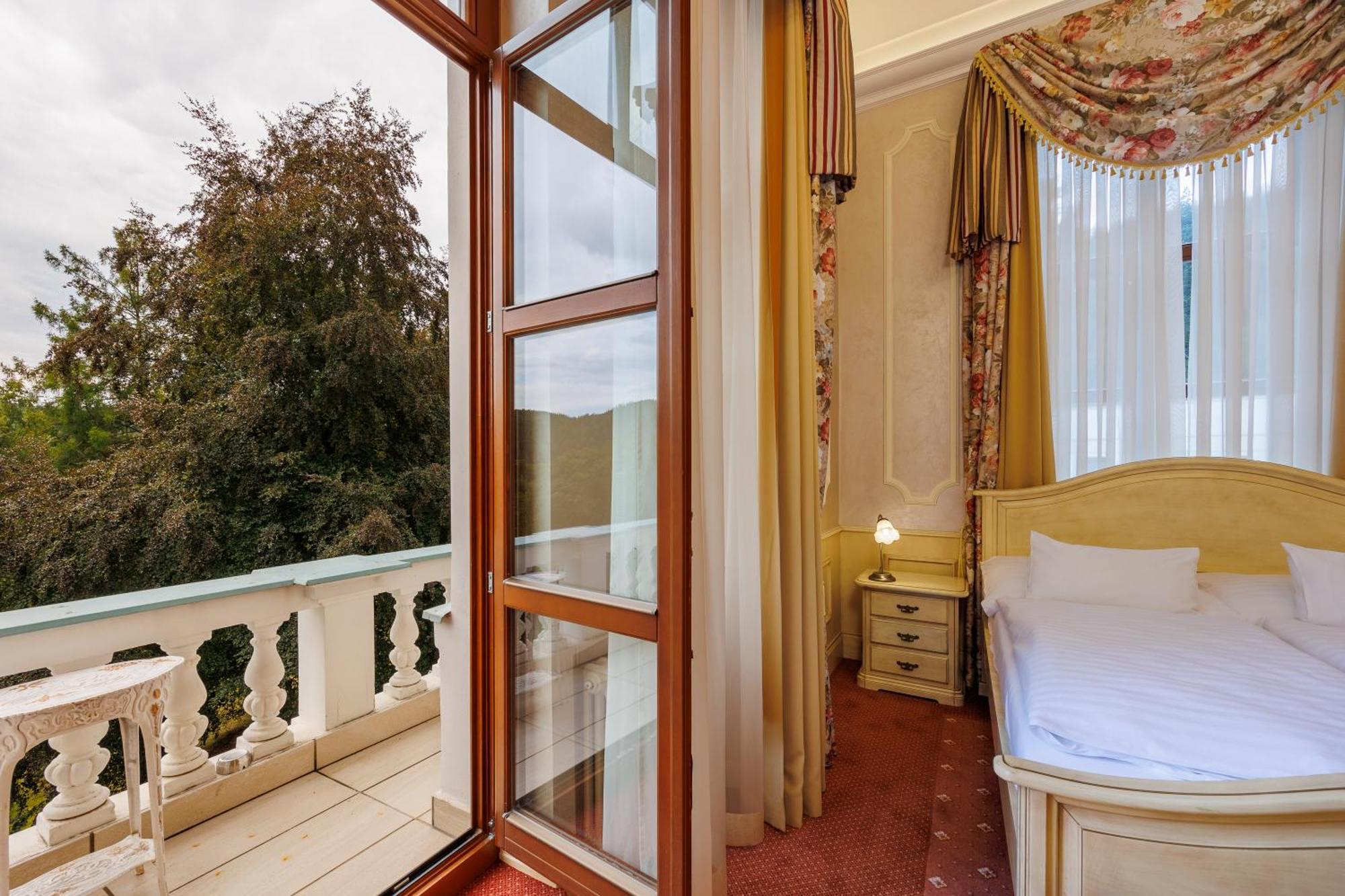 Hotel Chateau Cihelny Karlovy Vary Extérieur photo